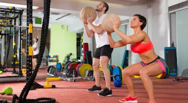 Jak ułożyć trening CrossFit? Przewodnik krok po kroku dla początkujących