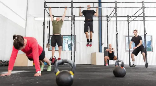CrossFit dla początkujących: Twój przewodnik po bezpiecznym starcie