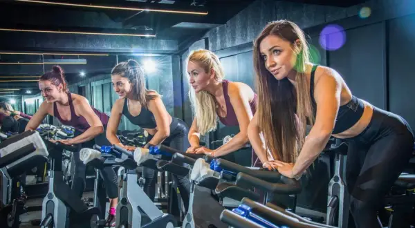 Ile powinien trwać trening cardio? Optymalny czas dla Ciebie