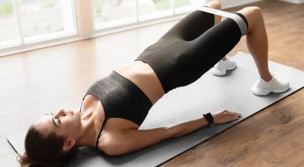 Trening na czczo czy po jedzeniu? Klucz do Twoich celów fitness